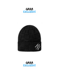 V Beanie Black